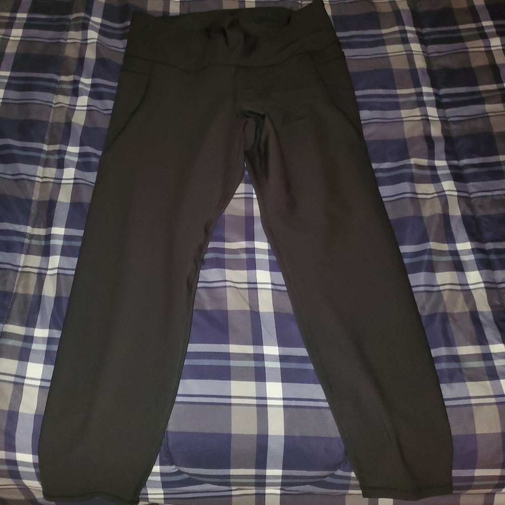 Old navy powersoft 7/8 leggings with side pockets